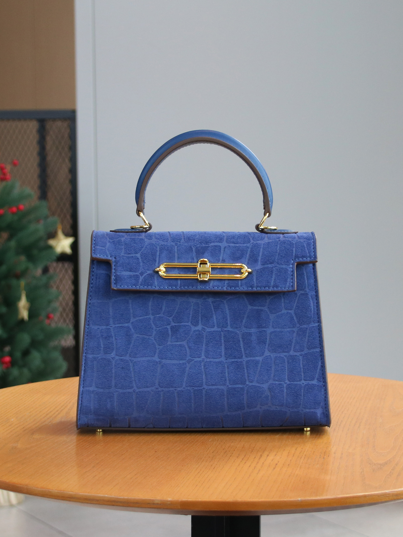 Fall/winter 2025 retro frosted - Leatherwork Free Patterns review and price